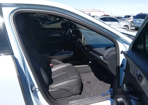 2024 Cadillac Lyriq Tech W/1Sa z USA, uszkodzony, nr VIN 1GYKPMRK6RZ104575